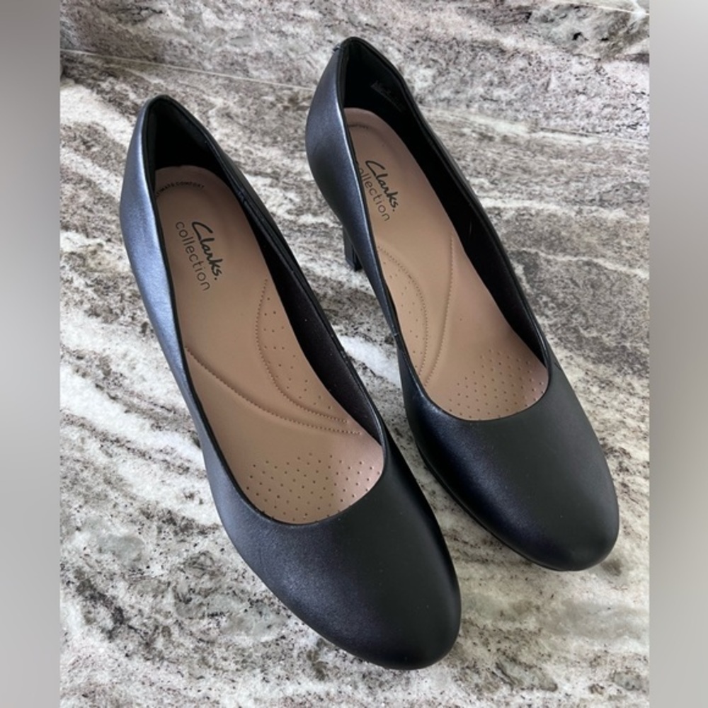 Clark’s Adriel Viola Black Leather Comfort Pump, Size 12, New!